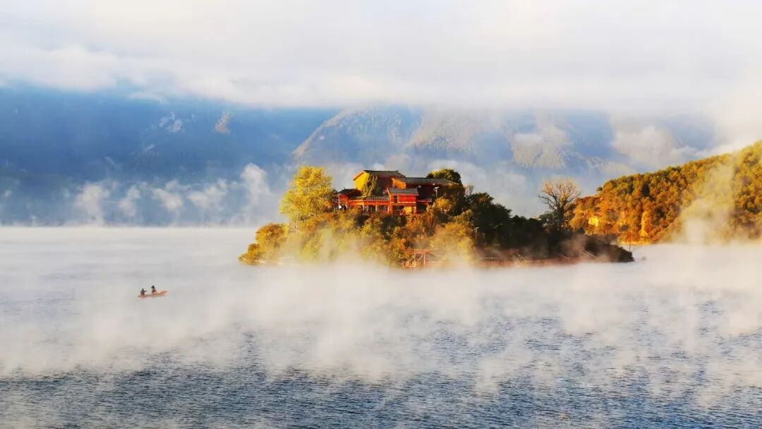 瀘沽湖晨霧1.png
